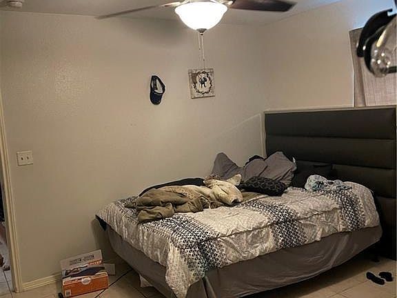 5th image of 829 Alexandria Ave