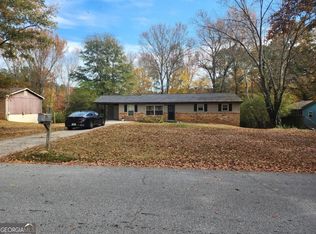 8580 Chestnut Ln, Lithia Springs, GA 30122