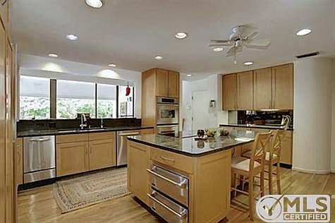 5th image of 3520 Arborlawn Dr