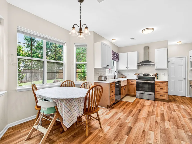 5410 Barnsley Dr — Photo 11