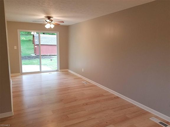 3rd image of 7851 Glenallen Dr