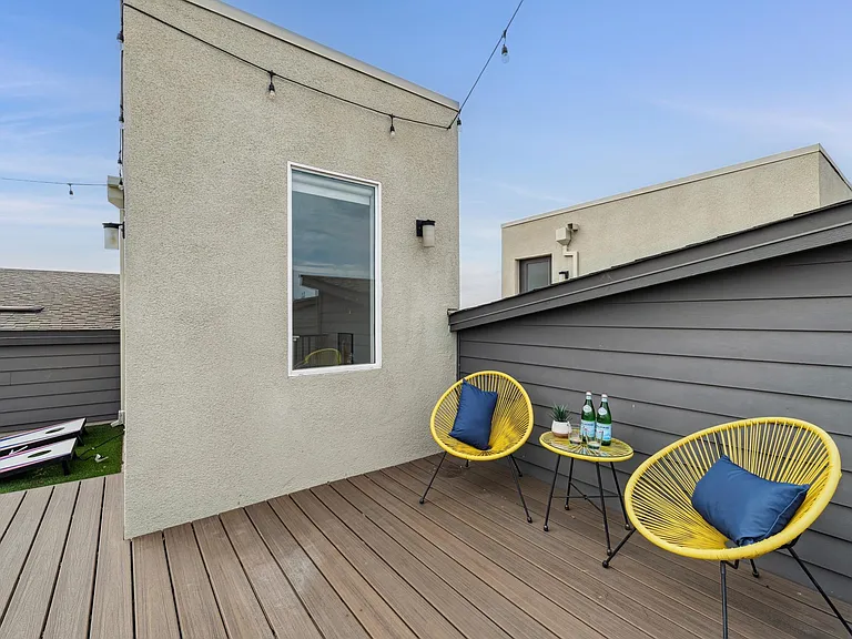 1426 Seawind Dr — Photo 41