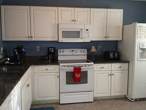 3rd image of 2432 Rockwater Cir