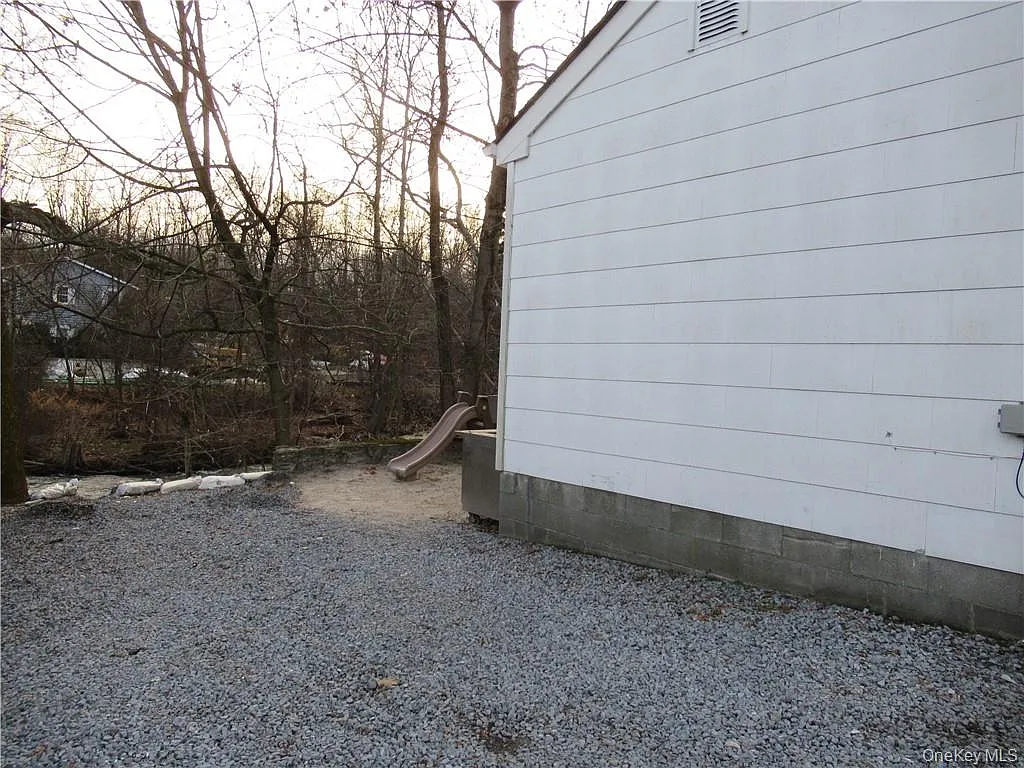 1 Oscawana Lake Rd — Photo 2