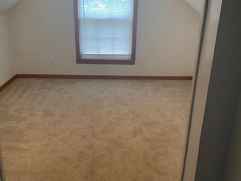715 Oak St — Photo 12