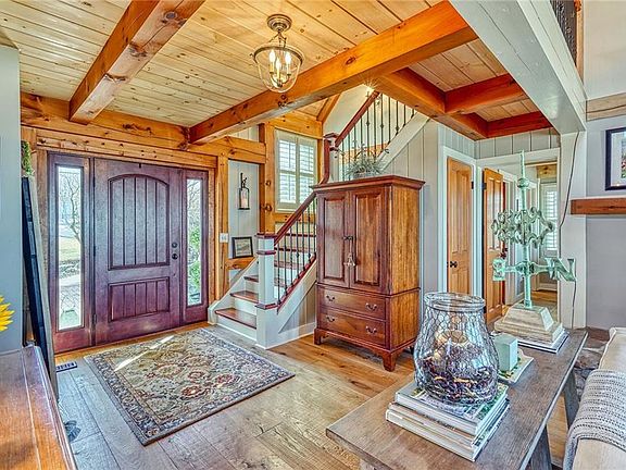 4th image of 489 Ontario Dr