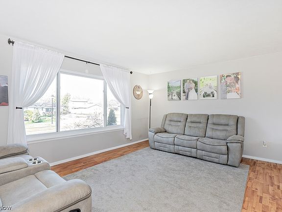 3rd image of 3529 Hunter Dr