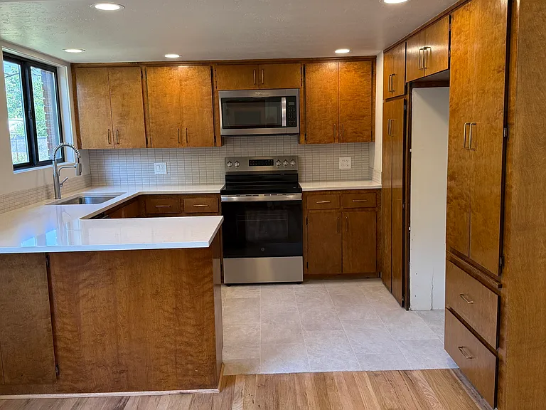 2506 W Ona St — Photo 2