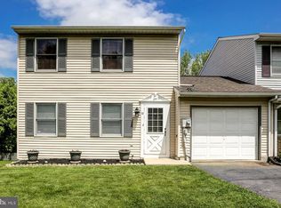 19 Sunrise Ter, Millersville, PA