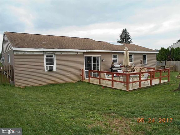 2nd image of 104 Crystal Dr