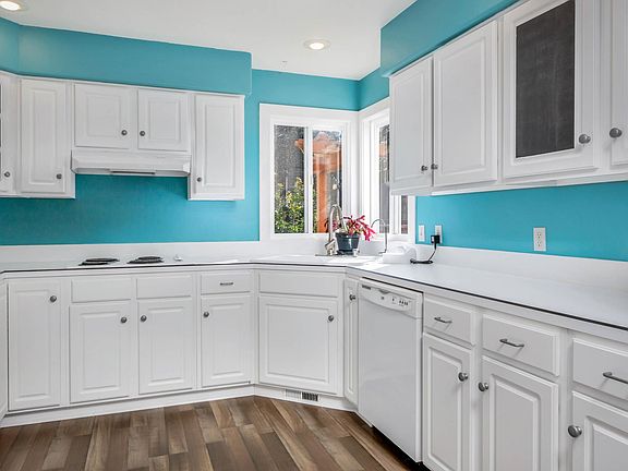 4th image of 102 NE Faris St
