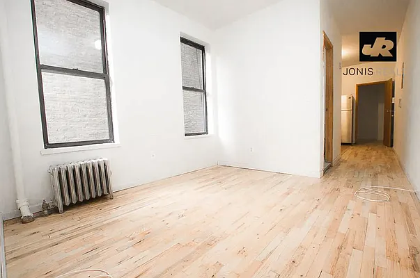 Rented by Jonis Realty | media 1