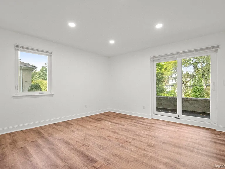 1341 Pelhamdale Ave — Photo 20