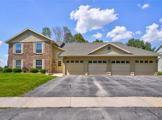 4132 Lexington Dr NE APT C, Cedar Rapids, IA 52402