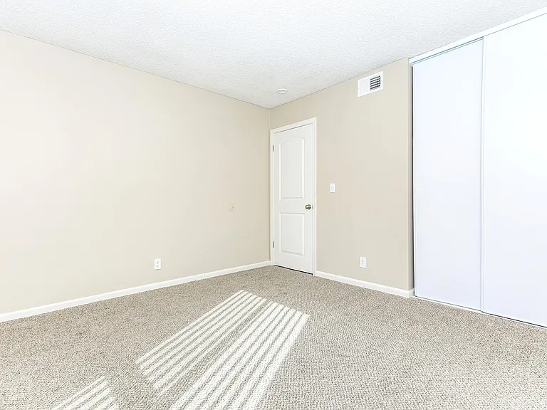 Regency Plaza Apartment Homes — Photo 46