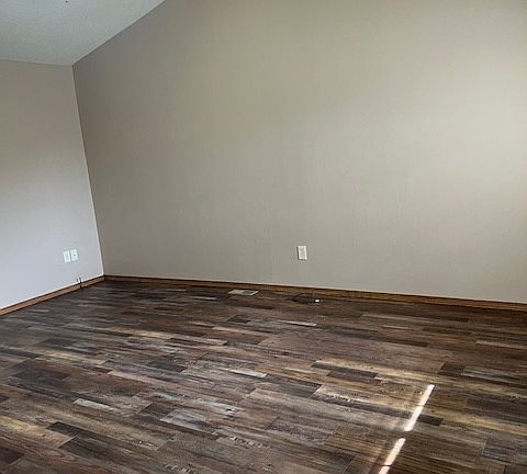 Large living room with vaulted ceiling