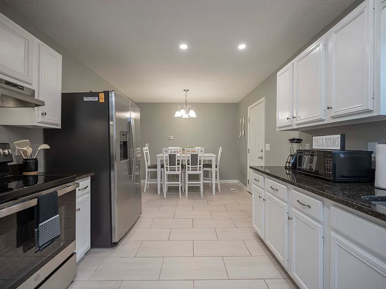 202 Caribou Trl — Photo 13