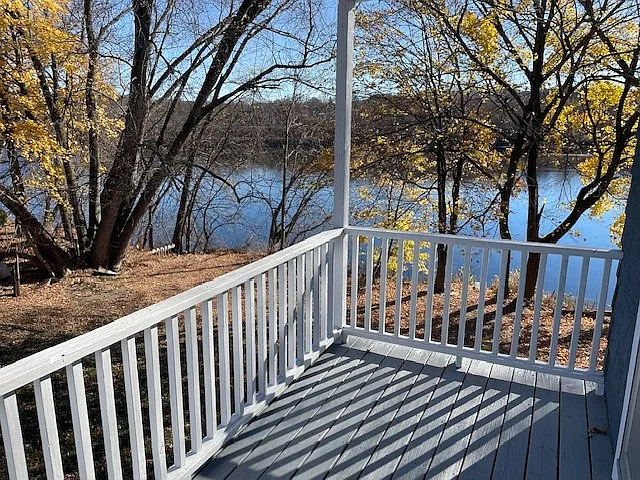 3 bed, 1221 sqft, $2,400 — Photo 3