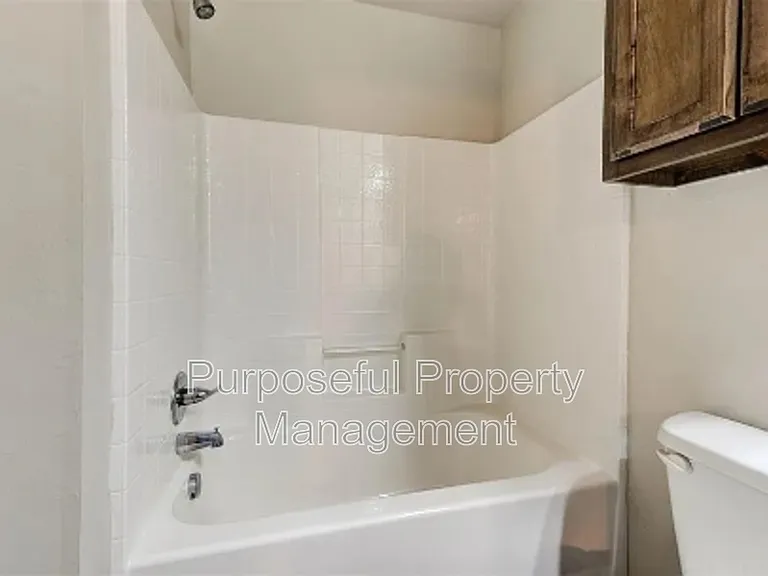 4313 Edinburg Way — Photo 17
