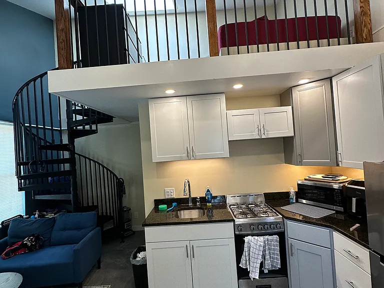 1 W Hollister St #3 — Photo 2