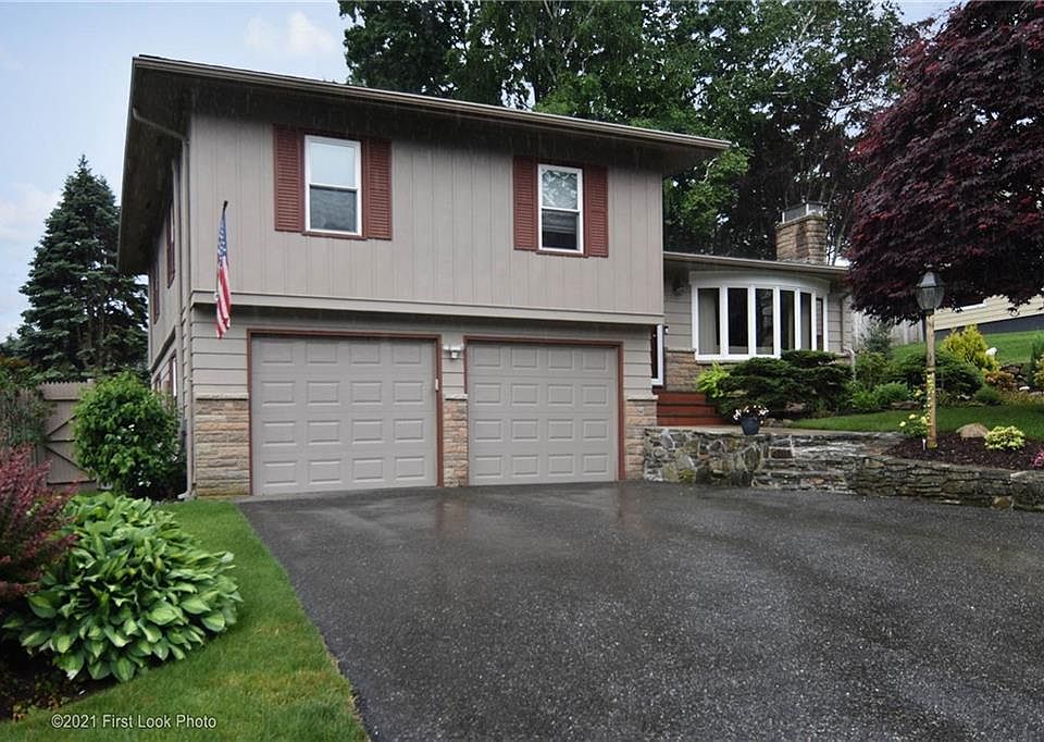 1st image of 12 Tabor Dr