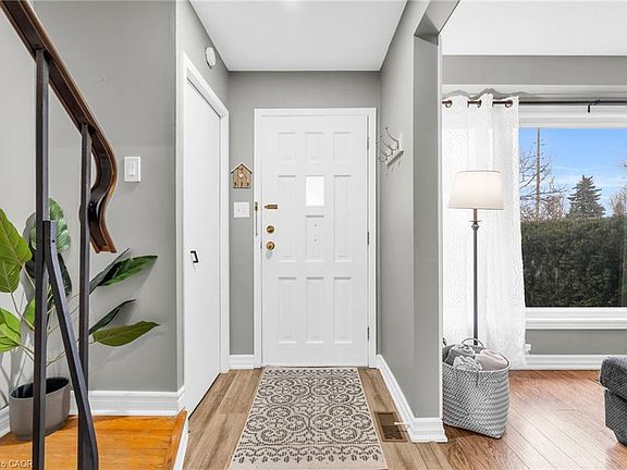 2nd image of 20 Mountainview Rd S #31