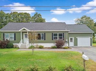 8 Ridgefield Dr, Nashua, NH 03062