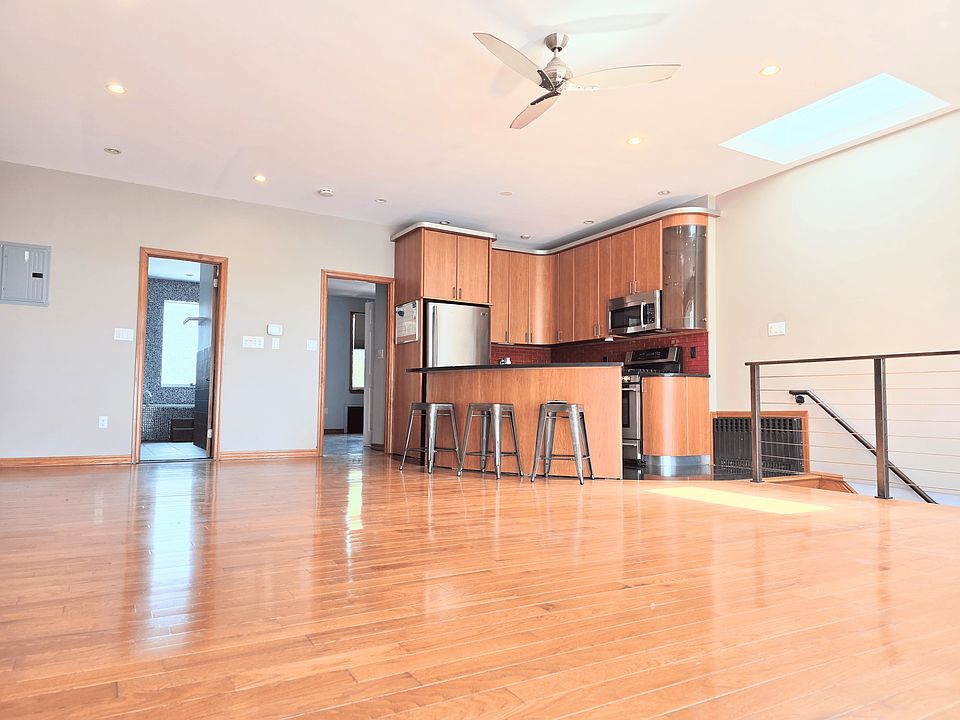 1st image of 8833 19th Ave #2