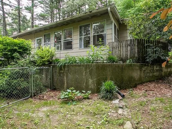 22 Stoney Brook Rd, Hendersonville, NC 28739