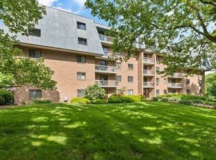 65 Commons Dr UNIT 102, Shrewsbury, MA 01545