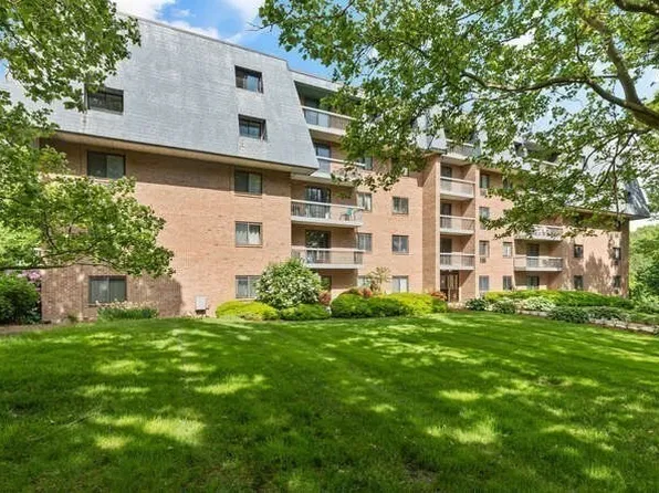 65 Commons Dr Unit 102, Shrewsbury, MA 01545