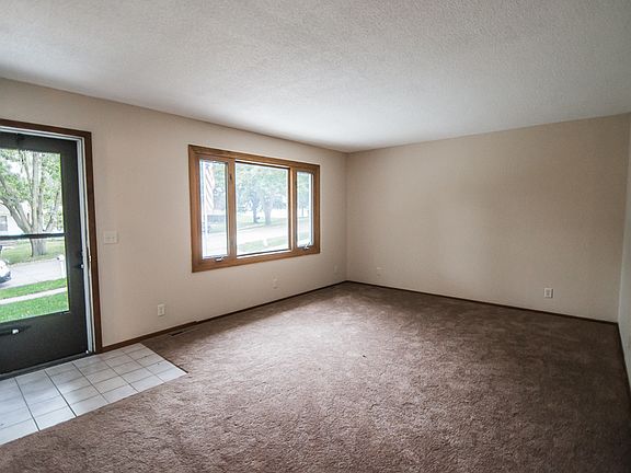 4th image of 1003 Valleyway Dr