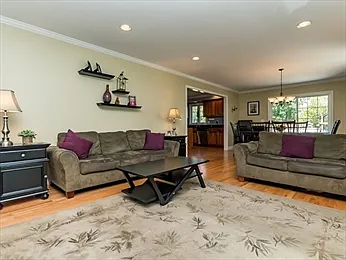 409 Lincoln St — Photo 8