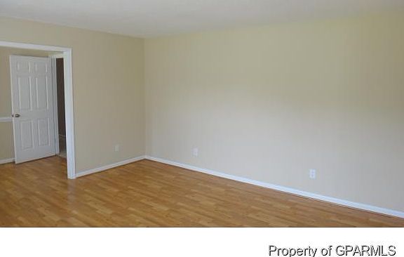 4th image of 215 Sumrell St