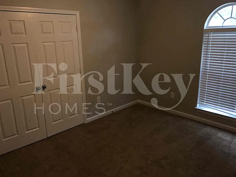 7800 Parkview Cir E — Photo 9