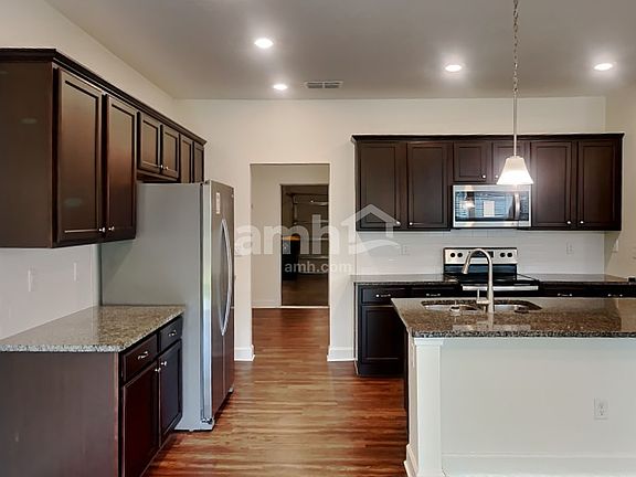 4th image of 8511 Highfield Ave