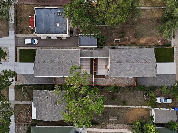 3rd image of 1217 Custer Avenue