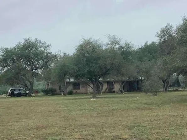 5935 Chaparral Trl, Beeville, TX 78102