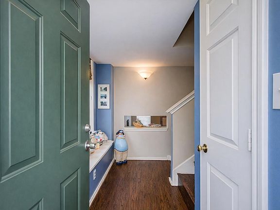 4th image of 150 S Walden Elms Cir