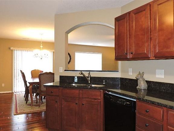 4th image of 2203 Rolling Hills Dr