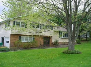 11 Fair Way, Poughkeepsie, NY 12603