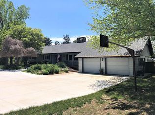 341 Point Dr, Great Bend, KS 67530
