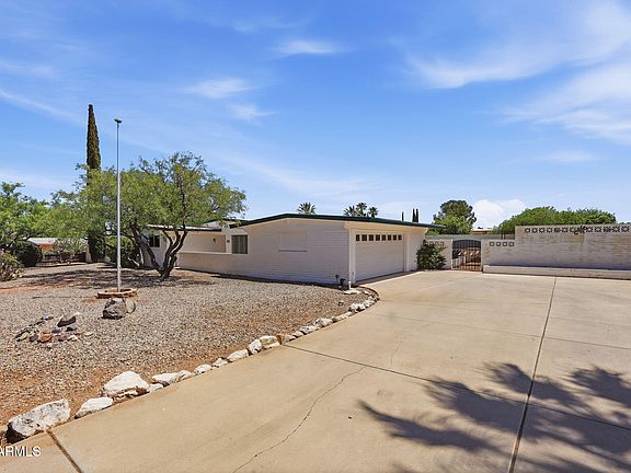 3rd image of 1703 S REGENCY Drive