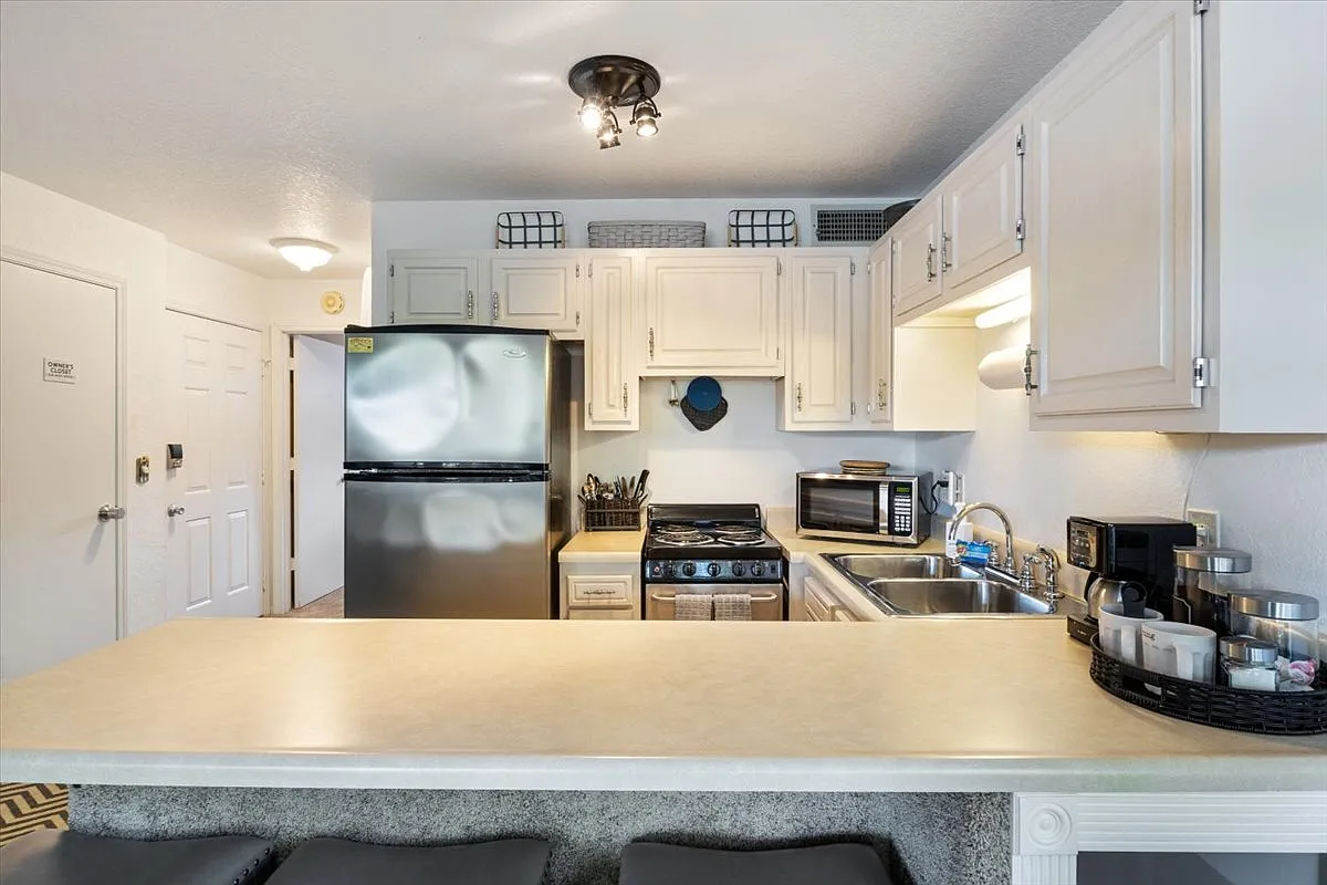6620 Weston Point Dr — Photo 4