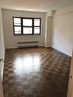 Rented by Solil Management | media 9