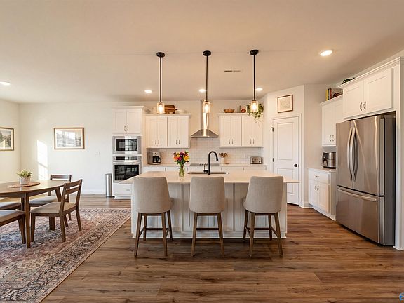 4th image of 206 Kendall Farms Blvd