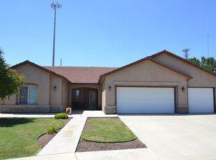 100 Palm Ct, Fowler, CA 93625