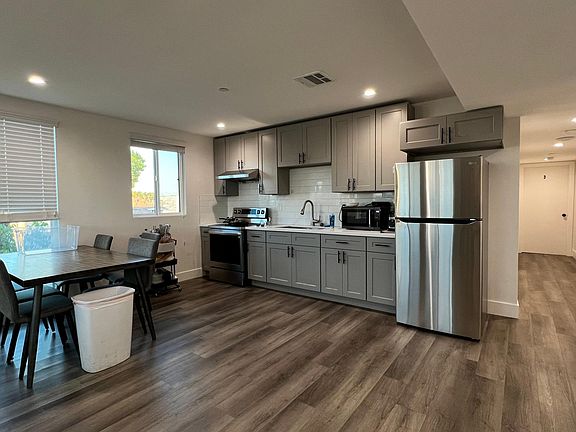 2nd image of 1570 1/2 W 36th St #1/2