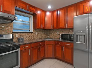 31-76 45th St #2G, Astoria, NY 11103