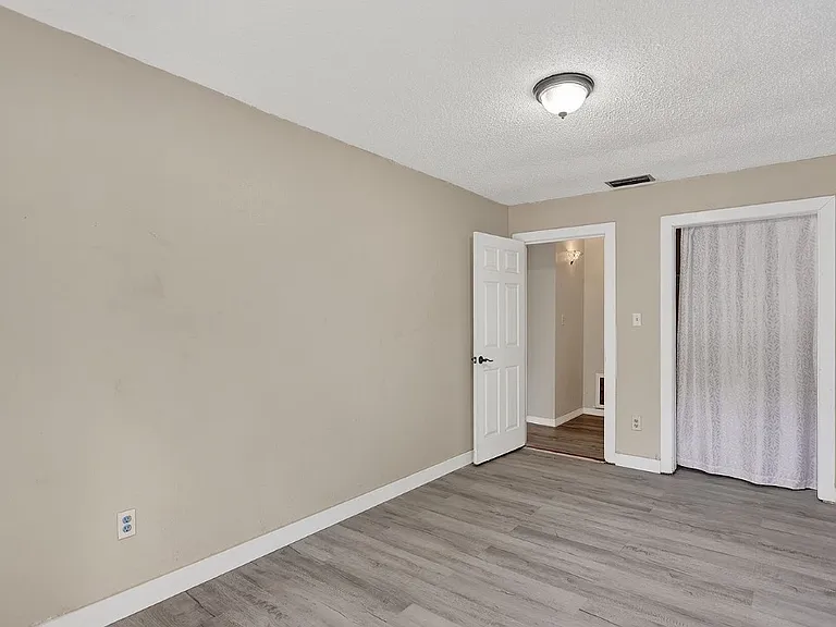 6220 W Thorpe St — Photo 16